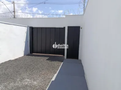 Casa com 2 Quartos à venda, 125m² no Laranjeiras, Uberlândia