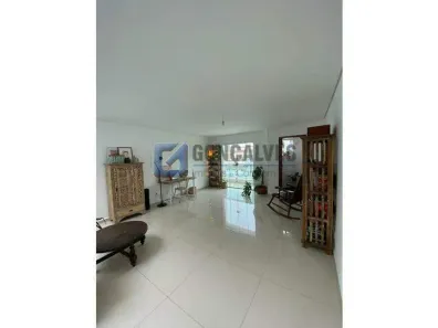 Sobrado com 4 Quartos à venda, 242m² no Vila Pinheirinho, Santo André