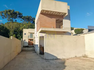 Sobrado com 3 Quartos à venda, 136m² no Bairro Alto, Curitiba