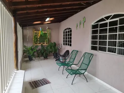 Casa com 3 Quartos à venda, 169m² no Santa Rosa, Uberlândia
