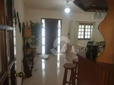 Casa com 4 Quartos à venda, 303m² no Maria Paula, Niterói