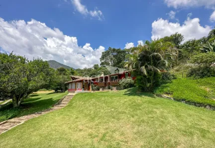 Casa com 4 Quartos para alugar, 6000m² no Itaipava, Petrópolis