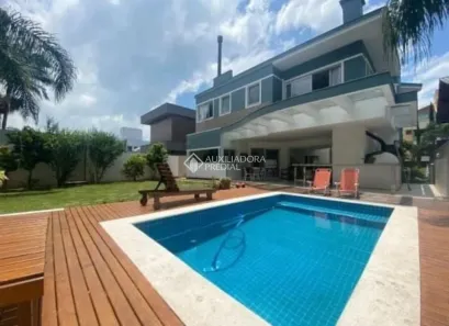 Casa com 5 Quartos para alugar, 600m² no Jurerê, Florianópolis