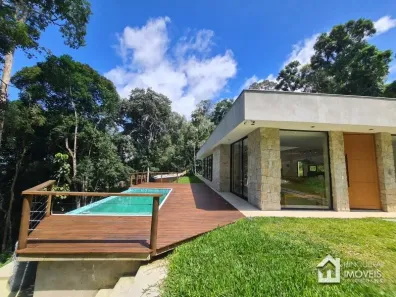 Casa de Condomínio com 3 Quartos à venda, 230m² no Itaipava, Petrópolis