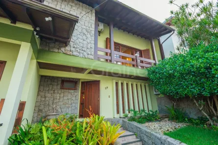 Casa com 4 Quartos à venda, 354m² no Itacorubi, Florianópolis