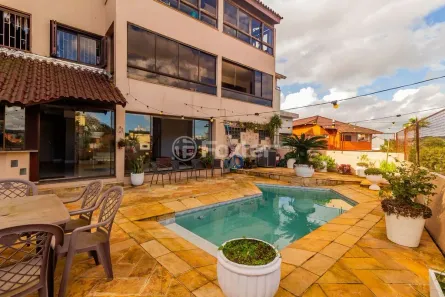 Casa com 4 Quartos à venda, 350m² no Três Figueiras, Porto Alegre
