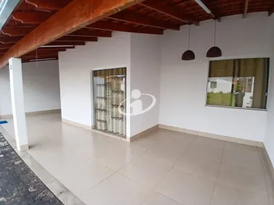 Casa de Condomínio com 3 Quartos para alugar, 150m² no Jardim Holanda, Uberlândia