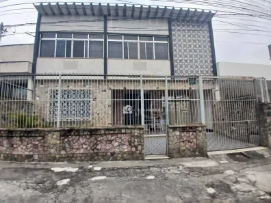 Casa com 4 Quartos à venda, 259m² no Olaria, Rio de Janeiro
