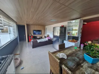 Casa com 3 Quartos à venda, 180m² no Saco Grande, Florianópolis