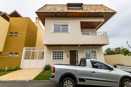 Sobrado com 5 Quartos para alugar, 250m² no Santo Inácio, Curitiba
