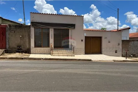 Casa com 3 Quartos à venda, 220m² no Cicinato de Ávila, Araxá