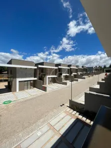 Casa de Condomínio com 3 Quartos à venda, 148m² no Lagoa Redonda, Fortaleza