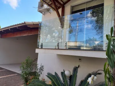 Casa com 3 Quartos à venda, 234m² no Cidade Jardim, Uberlândia