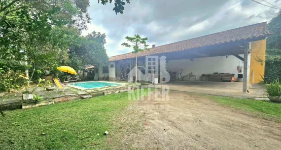 Casa com 4 Quartos à venda, 1800m² no Itaipu, Niterói