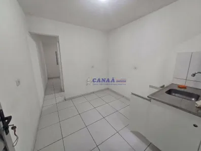 Casa com 1 Quarto para alugar, 32m² no Jardim Maria Duarte, São Paulo