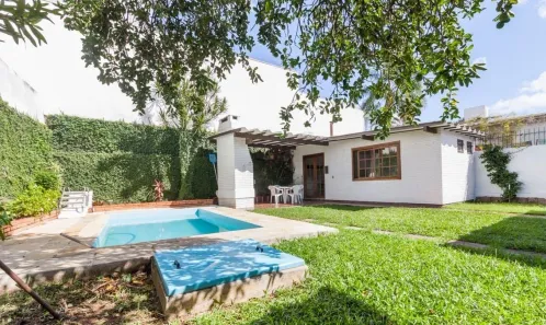 Casa com 3 Quartos à venda, 327m² no Chácara das Pedras, Porto Alegre