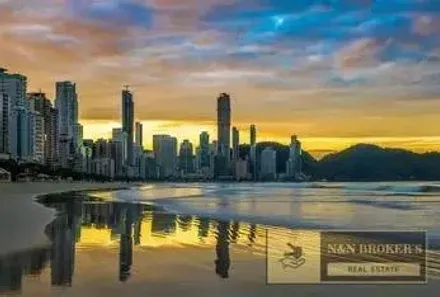 Apartamento com 3 Quartos para alugar, 117m² no Centro, Balneário Camboriú