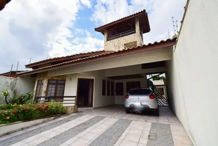 Sobrado com 4 Quartos à venda, 304m² no Bal Stella Maris, Peruíbe