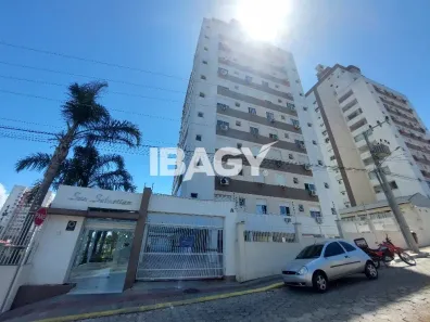 Apartamento com 3 Quartos para alugar, 76m² no Barreiros, São José