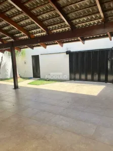 Casa com 3 Quartos à venda, 190m² no Jardim Inconfidência, Uberlândia