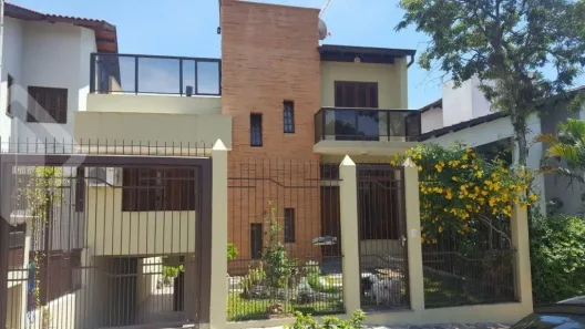 Casa com 6 Quartos à venda, 305m² no Santo Antônio, Porto Alegre
