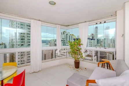 Apartamento com 3 Quartos para alugar, 137m² no Centro, Balneário Camboriú