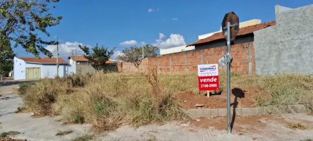 Lote/Terreno à venda, 220m² no Jardim Boa Vista, Araraquara