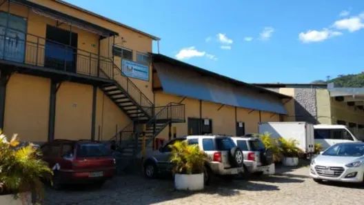 Galpão/Depósito/Armazém para alugar, 75m² no Corrêas, Petrópolis
