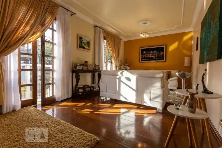 Casa com 5 Quartos à venda, 371m² no São José, Belo Horizonte