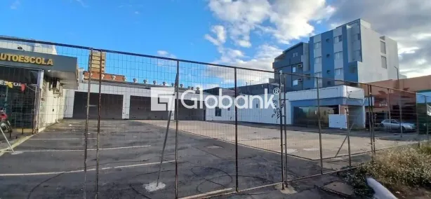 Sala Comercial à venda, 708m² no Centro, Montes Claros