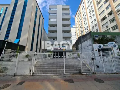 Apartamento com 2 Quartos para alugar, 69m² no Centro, Florianópolis