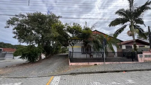 Lote/Terreno à venda, 665m² no Nova Brasília, Joinville