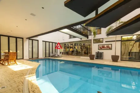Casa com 5 Quartos para alugar, 700m² no Boaçava, São Paulo