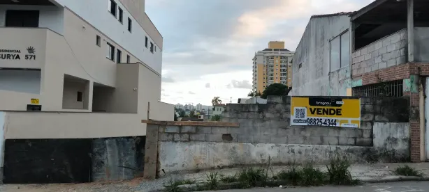 Lote/Terreno à venda, 300m² no Barreiros, São José