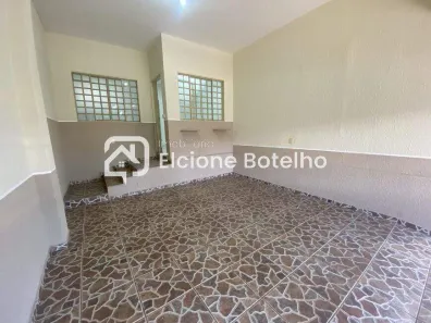 Casa com 5 Quartos para alugar, 230m² no Nossa Senhora Aparecida, Uberlândia