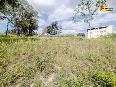 à venda, 300m² no São João de Deus, Divinópolis