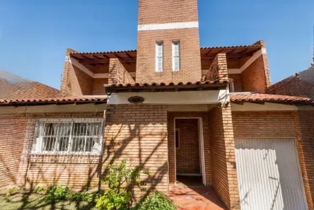 Casa com 3 Quartos à venda, 231m² no Jardim Sabará, Porto Alegre