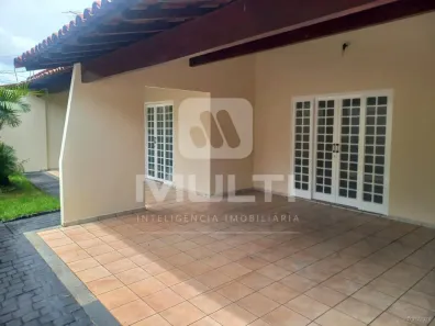 Casa com 3 Quartos à venda, 200m² no Santa Mônica, Uberlândia