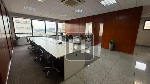 Sala Comercial para alugar, 110m² no Alphaville Industrial, Barueri