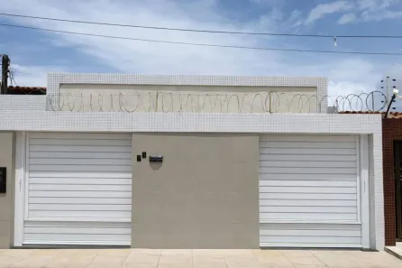 Casa com 3 Quartos à venda, 200m² no Jabotiana, Aracaju