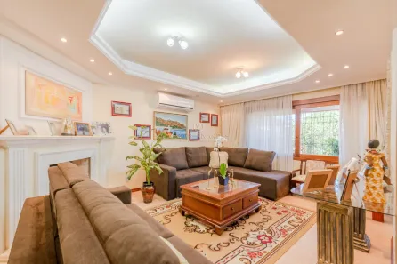 Casa com 3 Quartos à venda, 300m² no Ipanema, Porto Alegre