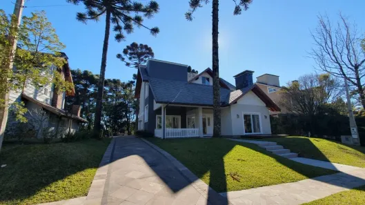 Casa com 4 Quartos à venda, 400m² no Laje de Pedra, Canela