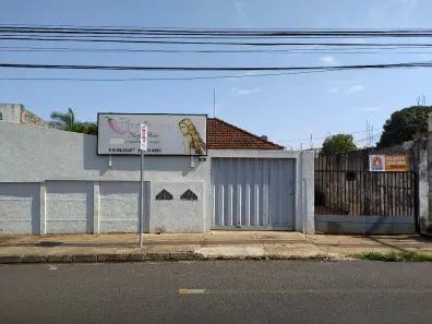 Casa com 3 Quartos para alugar, 55m² no Osvaldo Rezende, Uberlândia