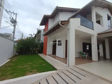 Casa com 3 Quartos à venda, 214m² no Itacolomi, Balneário Piçarras