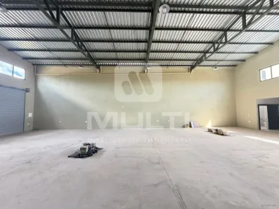 Casa com 1 Quarto para alugar, 270m² no Santa Rosa, Uberlândia