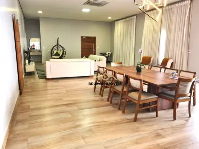 Casa com 3 Quartos para venda ou aluguel, 675m² no Medeiros, Jundiaí