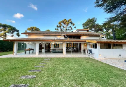 Sobrado com 4 Quartos à venda, 248m² no Alto do Capivari, Campos do Jordão