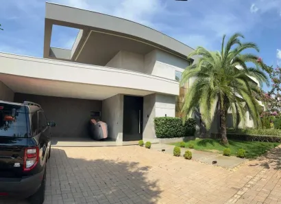 Casa com 1 Quarto à venda, 251m² no Condomínio do Bosque II, Rondonópolis