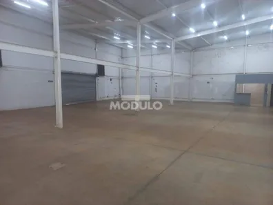 Galpão/Depósito/Armazém para alugar, 500m² no Novo Mundo, Uberlândia