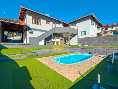 Casa com 2 Quartos para alugar, 150m² no Velha Central, Blumenau
